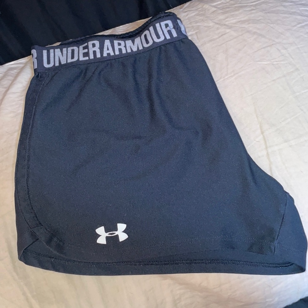 Under Armor Black Shorts